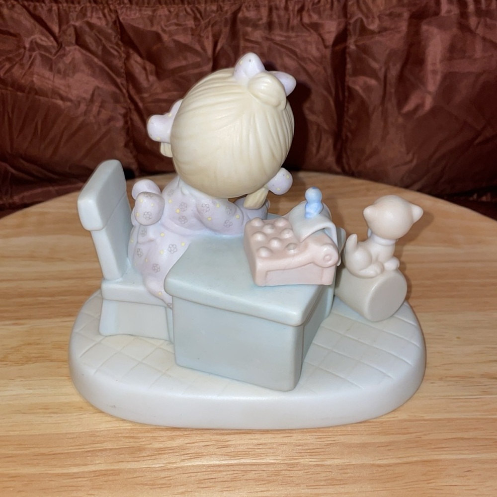 NWOT VINTAGE 1982 Adorable Figurine with Child & Puppy - Picture 3 of 6